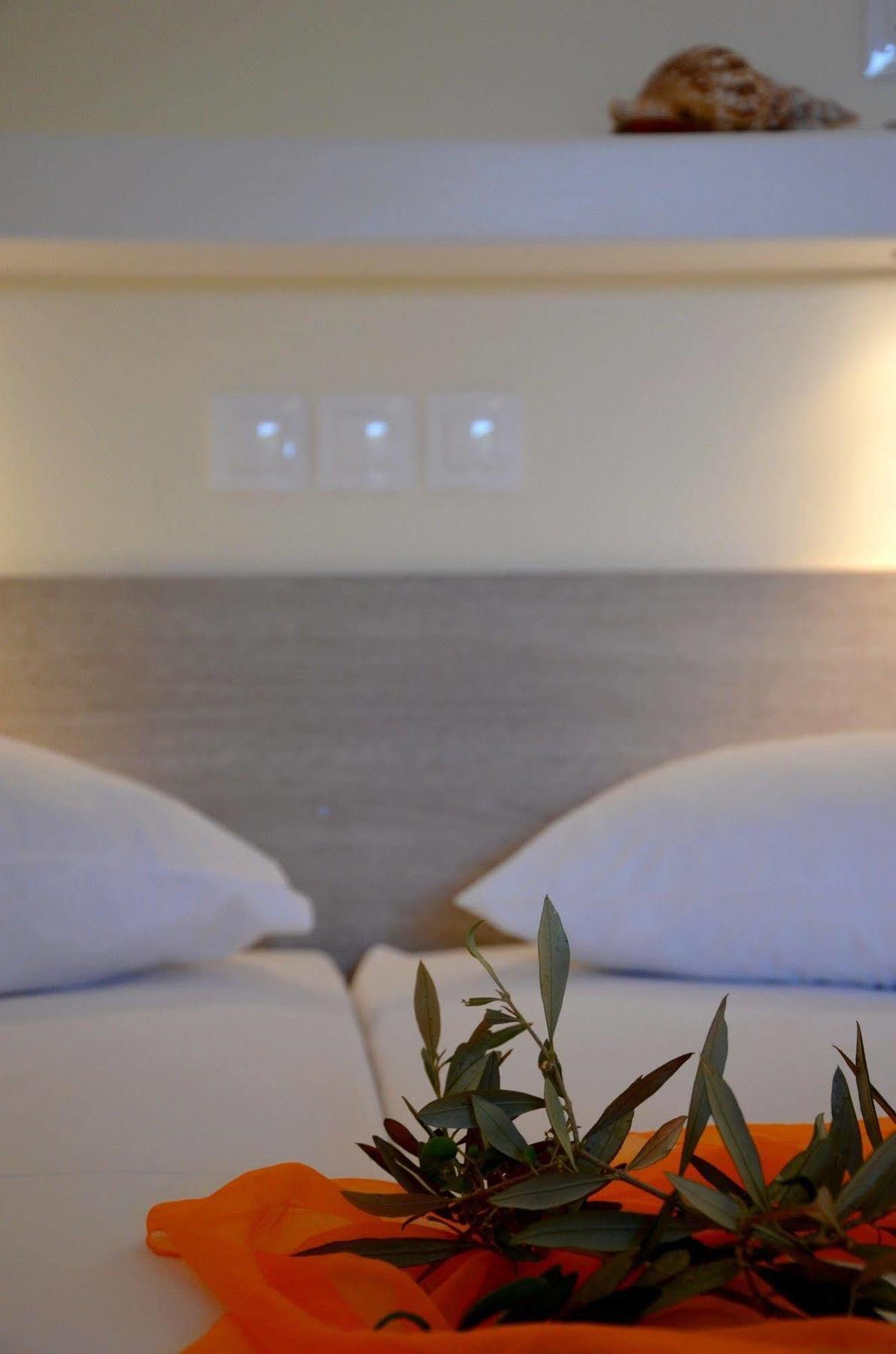 Galaxy Hotel مِلوبوتاس المظهر الخارجي الصورة